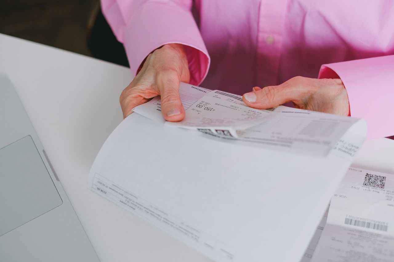 Factura simplificada: diferencias con el ticket y requisitos legales